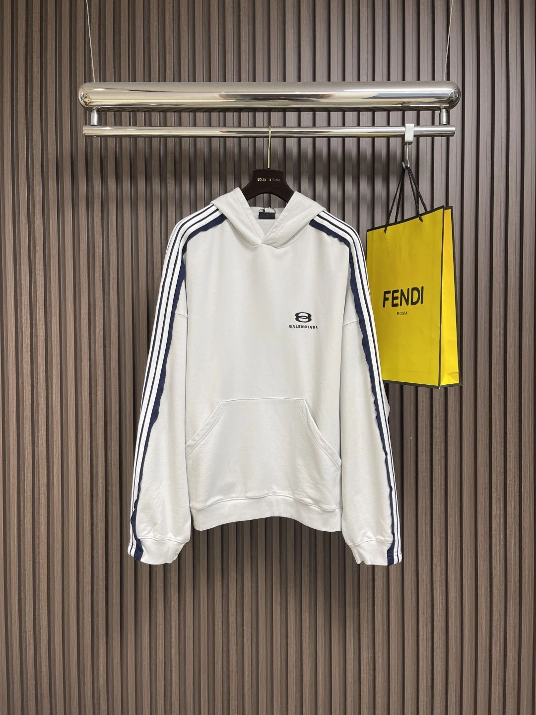 wg.luxury- 218593i16 oversize item:E-F026H1925